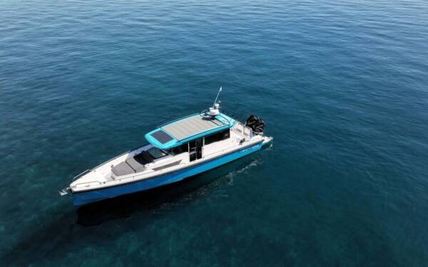 Axopar 37 XC Cross Cabin Traverso