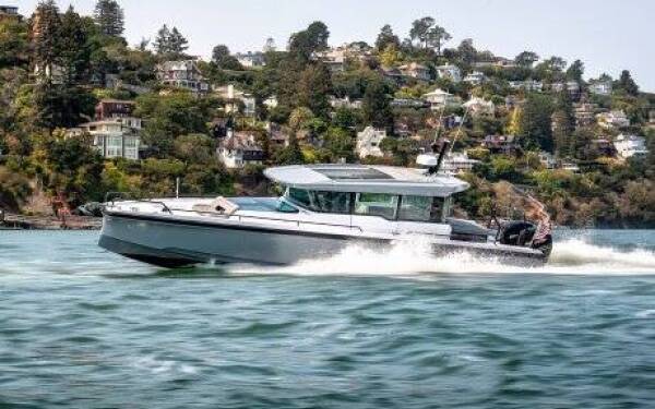 Axopar 37 XC Cross Cabin Dionne