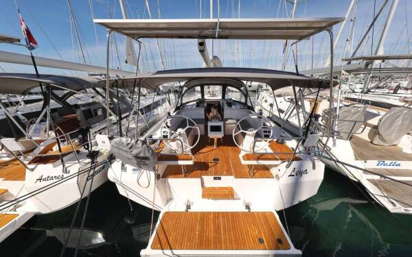 Bavaria C42 Style Leya