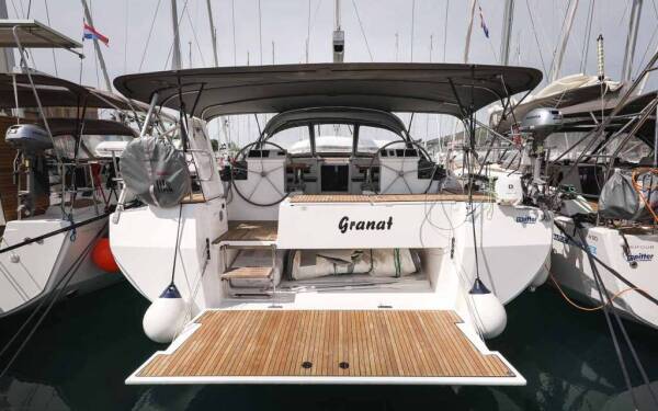 Bavaria C50 Holiday Granat