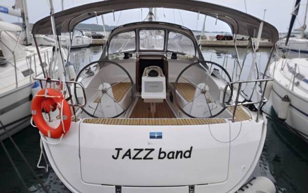 Bavaria Cruiser 37 Jazz Band