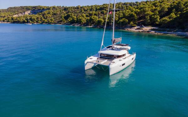 Lagoon 42 OW Find Us