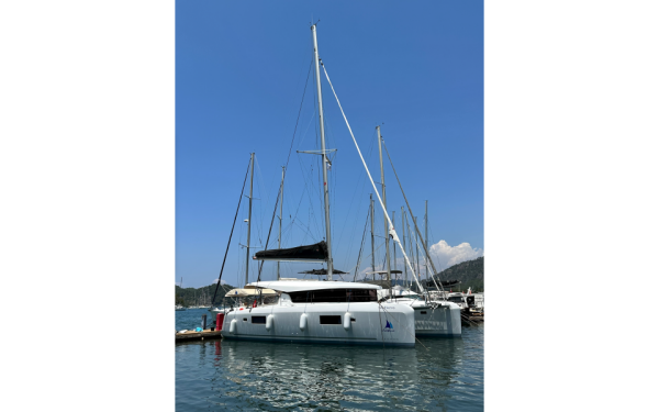 Lagoon 42 Sail Electra