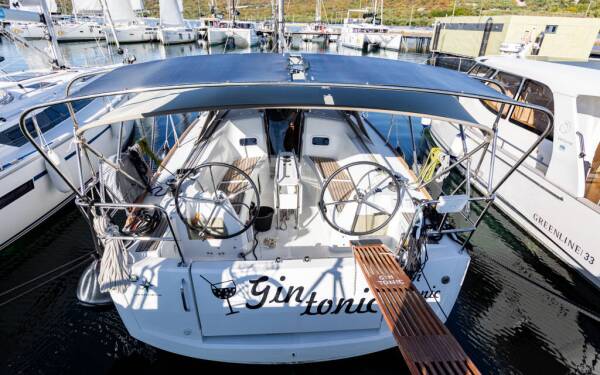 Sun Odyssey 349 Gin Tonic