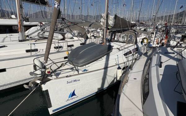 Sun Odyssey 36i Sail Mira