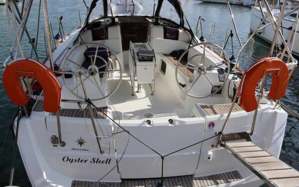 Sun Odyssey 379 Oyster Shell