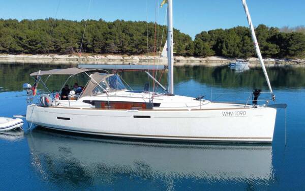 Sun Odyssey 389 Tina