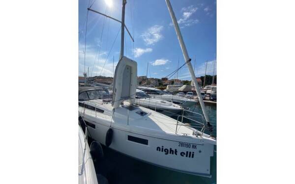 Sun Odyssey 410 night elli