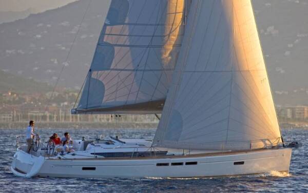 Sun Odyssey 519 Eva